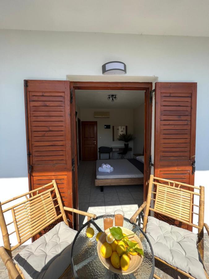 Jimmy'S Guest House Skiathos Экстерьер фото